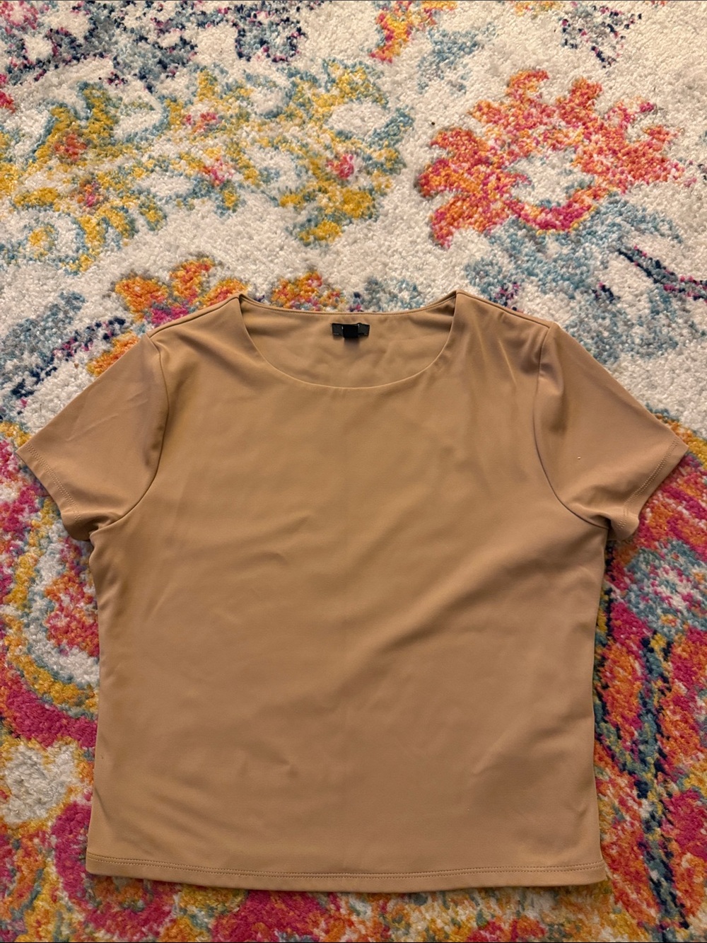 Express Body Contour Short Sleeve Scoop Neck Top - Tan
